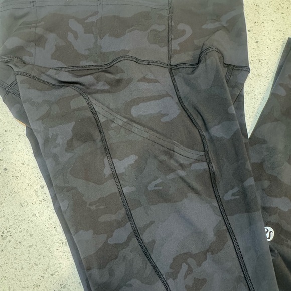 Lululemon Fast and Free Leggings - Picture 8 of 9